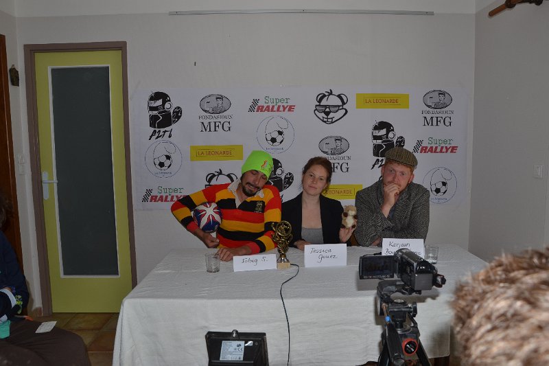3 zgegs à la conférence de presse